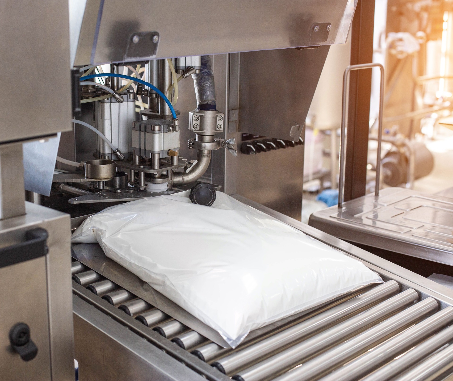 Production and manufacture of milk yogurt with bifidobacteria, technological process. Automatic line for packaging drinking yogurt